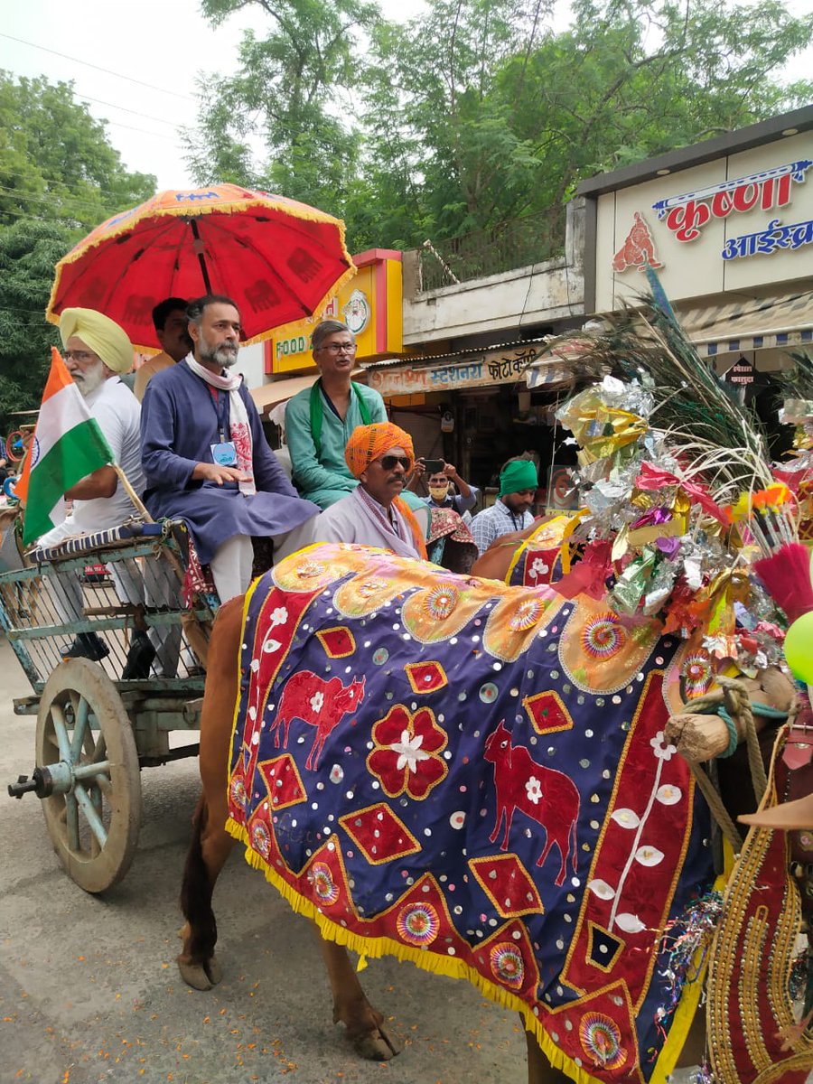 _JaiKisan's tweet image. Today is a historic day of protesting farmers on this day Narmada bachao andolan has completed 36 years.

Once again farmers made history. They will never give up. 

@_YogendraYadav || @dlambahry

#खेती_क़ानूनों_से_आज़ादी_दो 
#ModiWillDestroyAPMC 
#नर्मदा_किसान_जन_संसद