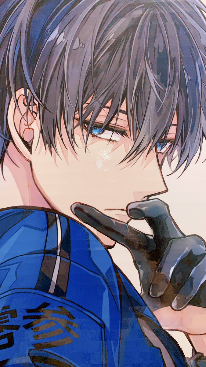 1boy male focus gloves blue eyes solo black gloves looking at viewer  illustration images