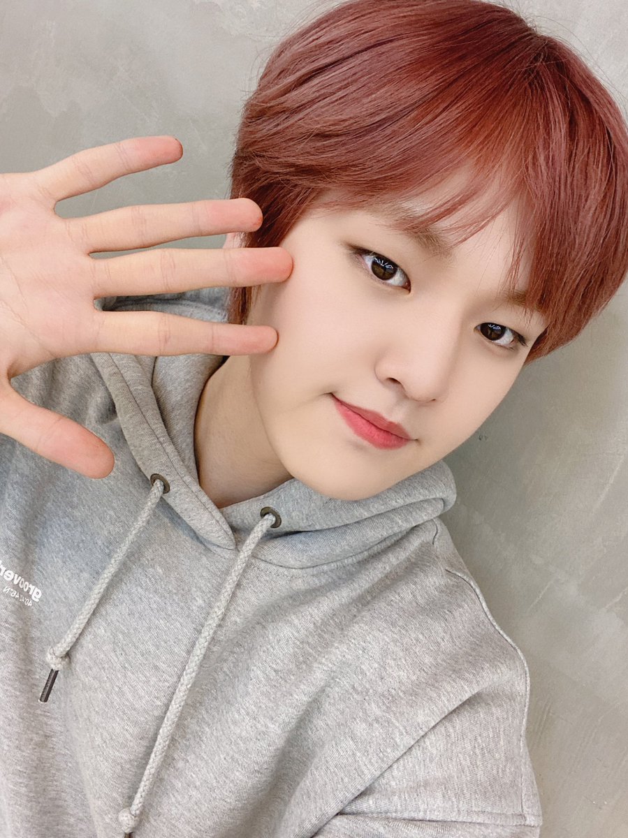 BAE173_member's tweet photo. [#도현]
엘스 혹시 심심하세요? 
저도요
#BAE173 #비에이이173 
#DOHYON https://t.co/JumFclT6Hu
