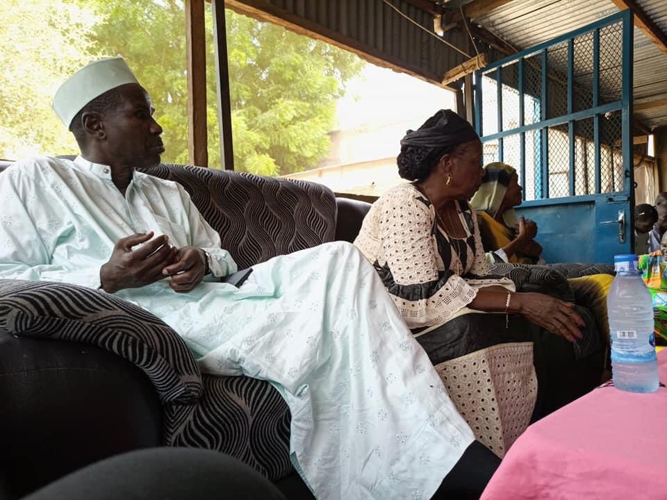 UNDR_Tchad's tweet photo. Ce matin, le président national Saleh Kebzabo, accompagné de quelques membres du Bureau Exécutif et de L'UFR, ont présenté les condoléances du Parti à la camarade présidente de l'UFR Djenom Micheline Moguena qui a perdu son grand frère. 
Paix à l'âme du disparu. https://t.co/qNKc52NcmL