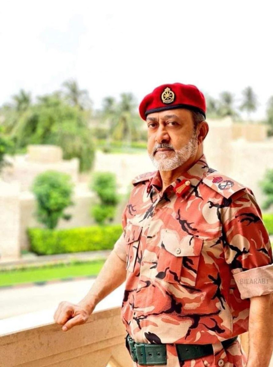 للأسف…
لهلأ ما صحلي شرف اللقاء…

بس قسمًا بالله بتحس هالزلمة بيفوت عالقلب بدون استئذان

#جلالة_السلطان 
#هيثم_بن_طارق