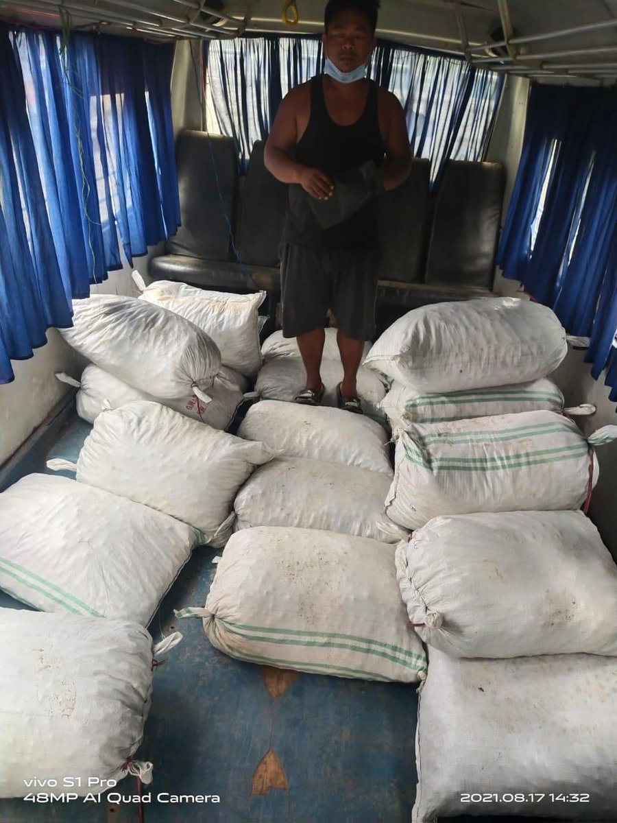 assampolice's tweet photo. A bus coming from Mizoram was intercepted by @cacharpolice today. 20 bags of illegally smuggled Burmese Supari along with 24 gms of Heroin were recovered from the bus.

The driver has been arrested &amp; further investigation is on to unearth network linkages.

#WarOnDrugs https://t.co/Am4Gmsdy04