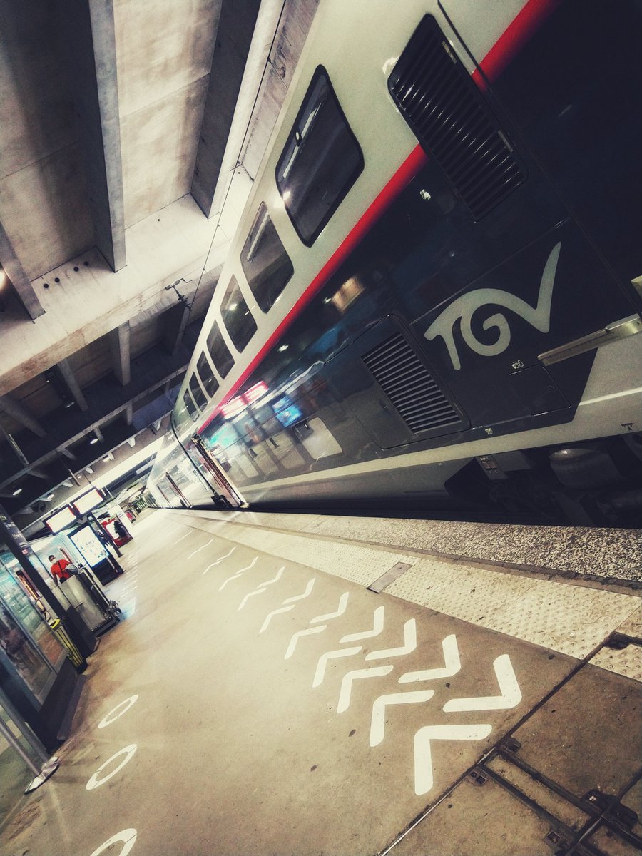 CbordArnoObine's tweet photo. Bonjour à tous chers voyageurs
Je serai votre chef de bord #tgv8809
Nous desservirons #SabléSurSarthe #AngersStLaud & #Nantes
Bonne installation masqué 🎭🎭
Att à l'heure dans les voitures
@GroupeSNCF
@TGVINOUI https://t.co/cm1QFBjjaR