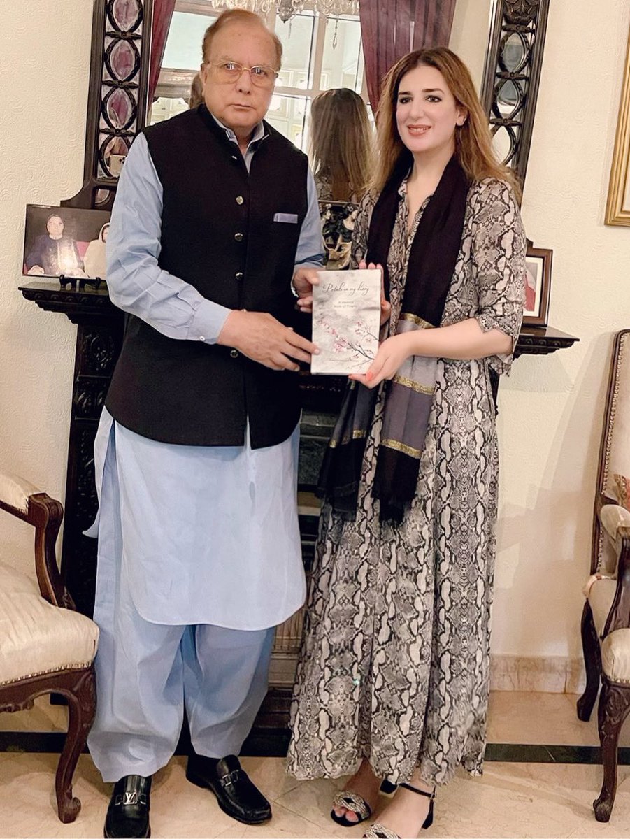 ayeshamwattoo's tweet photo. Presenting the first copy of my poems book “Petals in my diary “ to my father @MManzoorWattoo
#Memoirs
#PoemsBook
#PatelsInMyDiary https://t.co/BUqi0dI2t7
