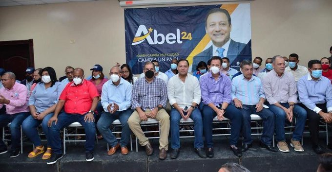 GustavoSanchezq's tweet photo. Mi intención no es polemizar con los ex de Litle Force, sobre "estampida" de dirigentes del @PLDenlinea en la provincia de Puerto Plata,solo quisiera q sin cara dura nos digan donde están, como se llaman, porque todo acá está toda la dirigencia de nuestra organización @FPcomunica https://t.co/ECSfPqOC1v