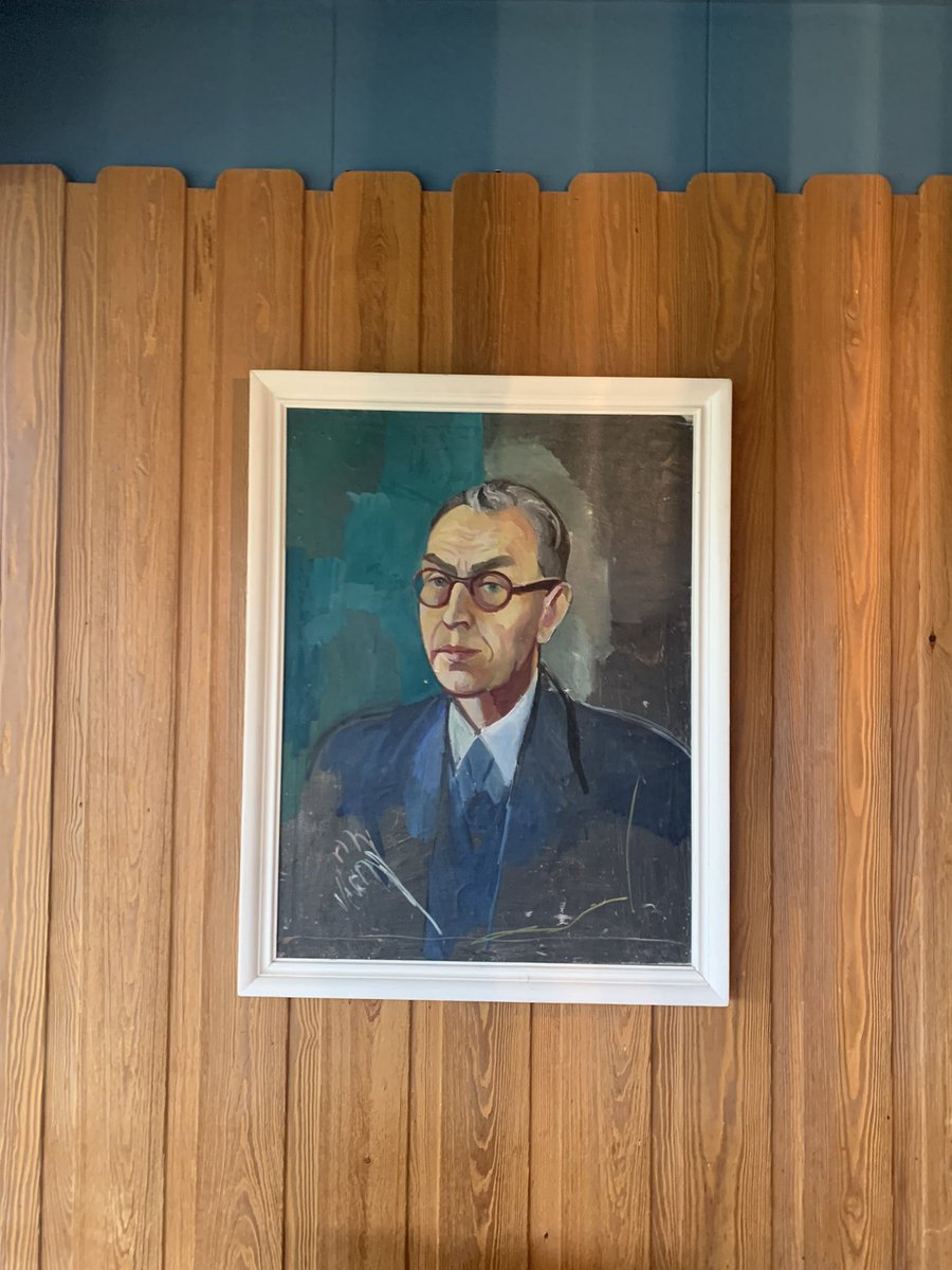 Rannsóknasetur skapandi greina fær heimilisfesti hjá <a href="/BifrostU/">Háskólinn á Bifröst</a> Skólinn heldur áfram að þróast og breytast undir vökulu auga fyrsta skólastjórans! Hvað ætli honum þætti um stöðuna?