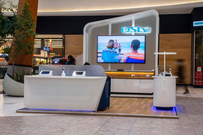 shop_works's tweet photo. Another great collaboration with our partners Visual Fusion! and Design Partnership Group resulted in this market leading interactive kiosk design for iconic South African brand DStv. https://t.co/LYyJE9eDWU
#customerexperience #retaildesign #dstv #makingshopswork https://t.co/yl9H8Y0uyV