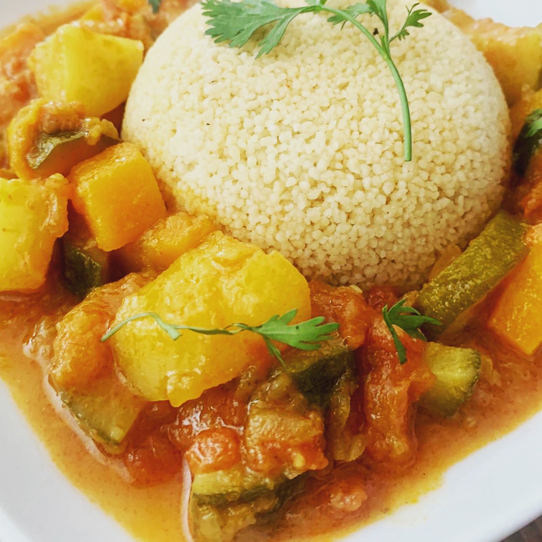 Oitijjo's tweet photo. TATI Lunch…
Vegetable Medley with Cous Cous served at Toyenbe Studios Arts Cafe on Wednesday 18th August 2021.
.
Pay Pal Link - https://t.co/rDYuCcNTdY
.
#oitijjo #tati #tatimembers #lunch @Oitijjo @artsadm @toynbeestudios @toynbeehall @EastEndTrades @maheranjum1 @enamulhoque https://t.co/sMndwxoMC2