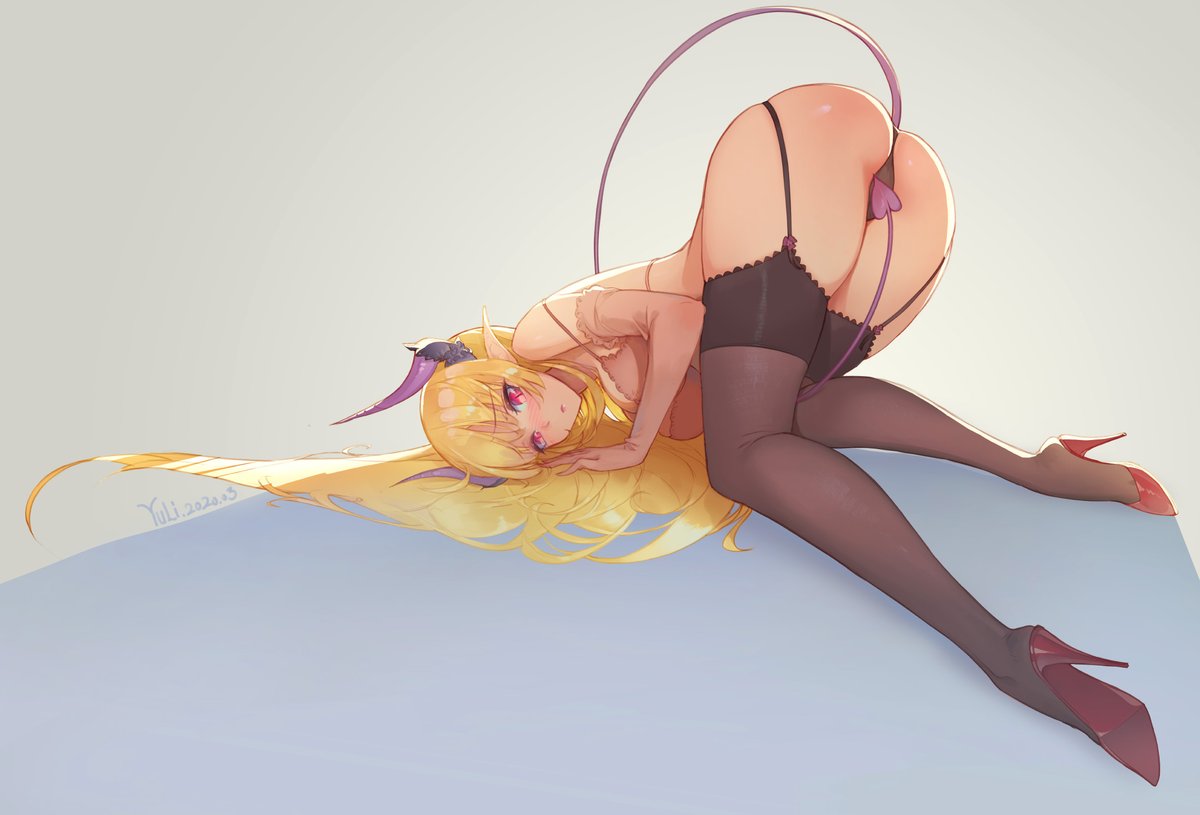 Hellmangl's tweet photo. old works https://t.co/Rzn7qUzS0q