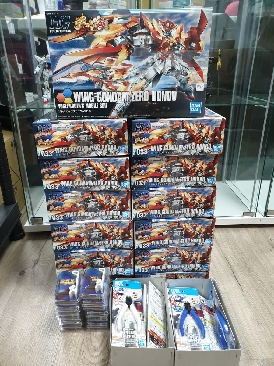 Bienvenidos todos, id cogiendo sitio que siempre queda hueco y venid a pasar una gran mañana con nosotros, y además, llevaos a casa un pedazo de maqueta hecha con vuestras propias manos.