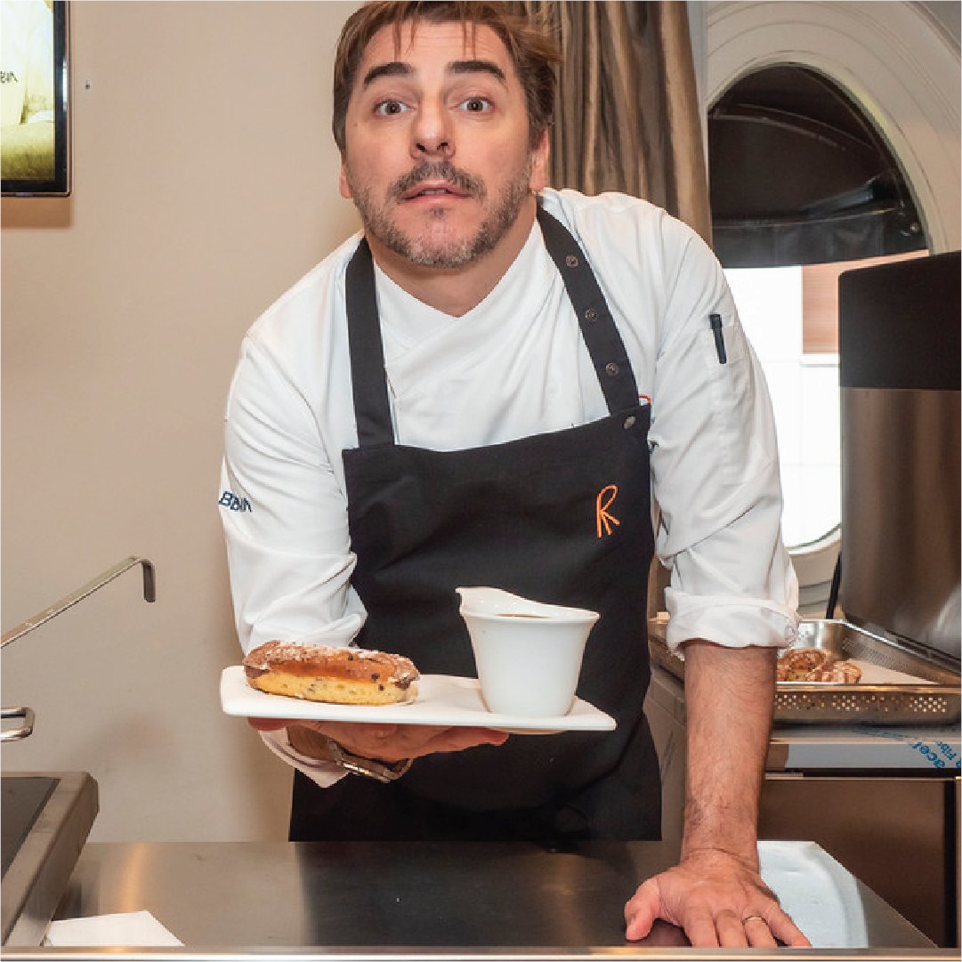 ToveriPalsgreen's tweet photo. Jordi Roca i Fontané, known as the 'magician of pastry', named in 2014 the world's best pastry chef. Featured here plating on Cookplay’s Tablet series found on our website!
@jordirocasan @CookplayCuisine #Cookplay #Tpgreen https://t.co/VnYJEw8Vwi