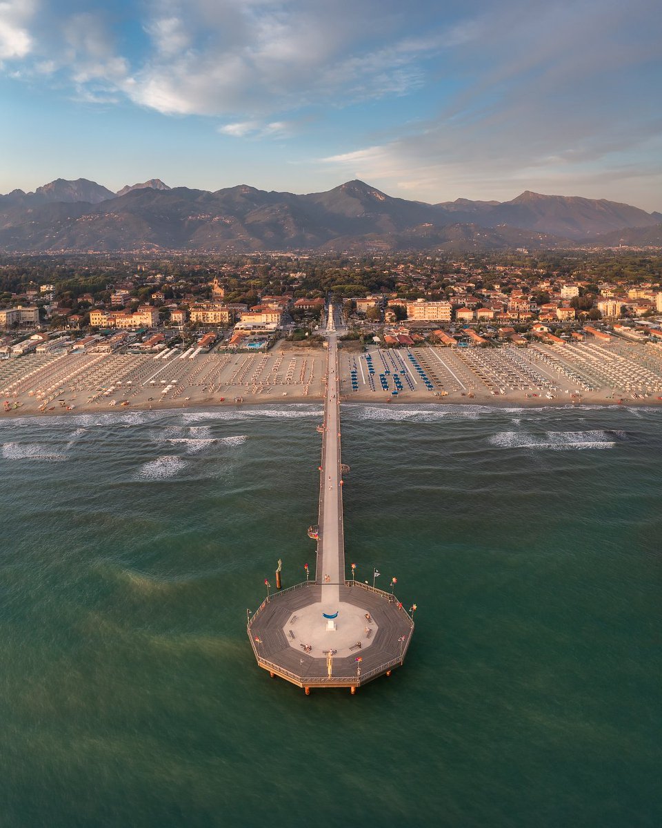 Summer vibes on the beaches of Versilia
#versilia #tonfano #marinadipietrasanta #pontileditonfano #aerialphotography