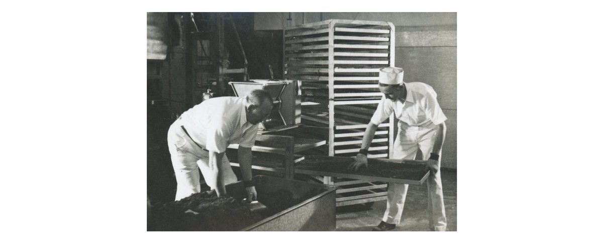 WMUArchives's tweet photo. Are you working hard or hardly working?
Some hard working folks back in 1945:
The Upjohn Company was founded in 1886 in Kalamazoo by Dr. William E. Upjohn. In 1995, it became Pharmacia & Upjohn, and later merged with Pfizer.
https://t.co/GzrPjspqwN
#wmu #Upjohn #pharmacia #Pfizer https://t.co/4Y8oEEg5OC