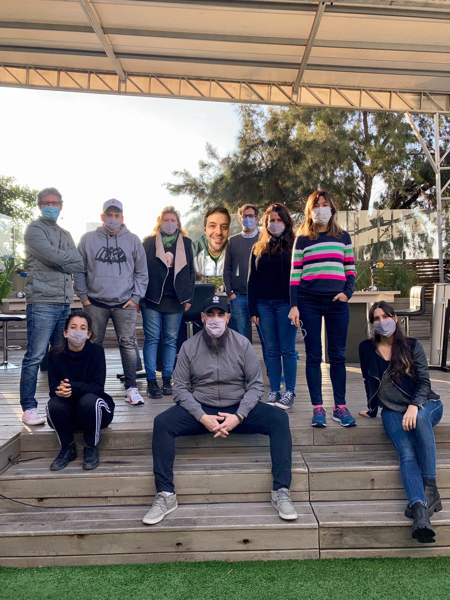 ¡6 MESES PARA @deacaenmasok 🥳! 
Estamos muy contentos de seguir creciendo con ustedes ✨

Tu familia radial de 6 a 9 🎙

📻 104.3
📲 Urbana Play
🔗 urbanaplayfm.com
💻 Youtube Urbana Play
💬 Twitch.tv/UrbanaPlay
📺 @canalkzo 

@guidobercovich siempre presente 😂