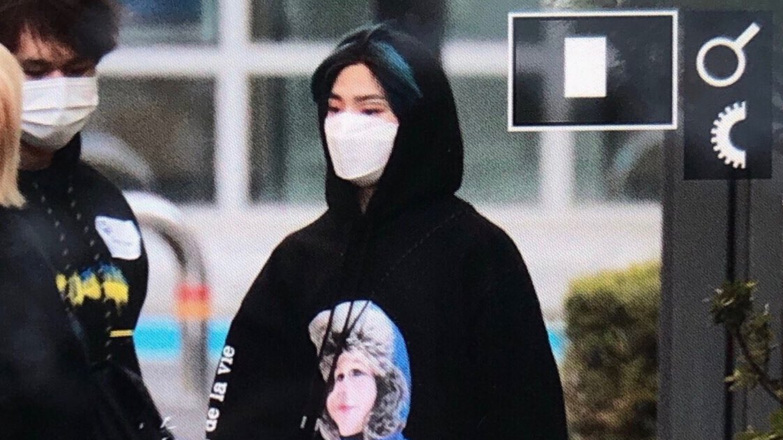 jeongin feed tweet media