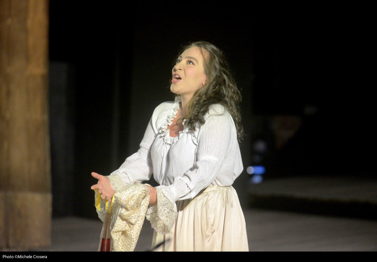 “I più grandi cantanti di opera lirica riescono a far vivere insieme e in maniera meravigliosa tecnica e “vita interiore”, creando cose inaspettate e sorprendenti. L’equilibrio fra questi due aspetti fa sì che per una stessa identica nota ci siano moltissimi diversi colori."