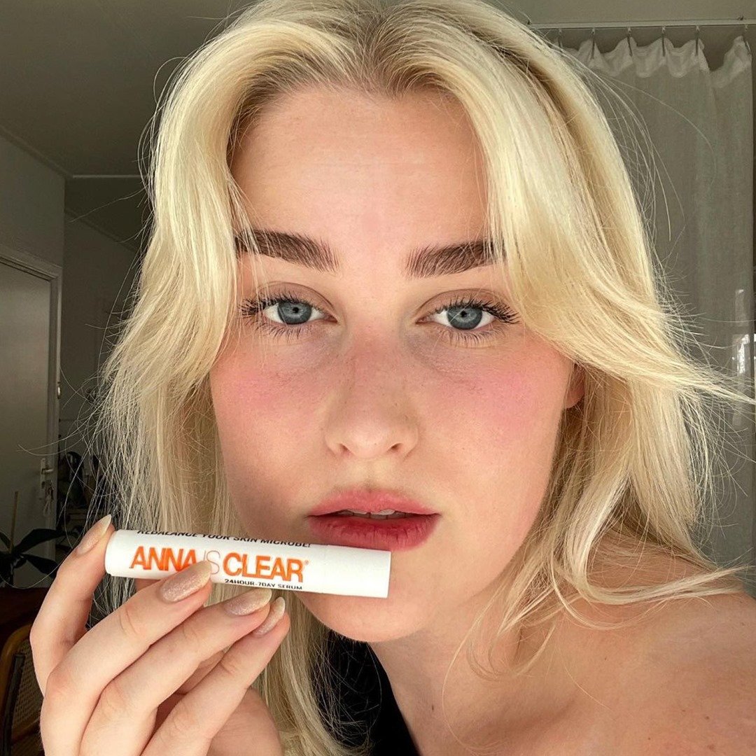 "The serum feels nice &amp; refreshing, I clearly see improvement in my skin!"

<a href="/majbritttess/">M A J B R I T T</a> uses our serum 🧡

The serum contains only ingredients from a natural base and keeps the skin hydrated! 🌿💫

#annaisclear #happyskin #happylife #serum