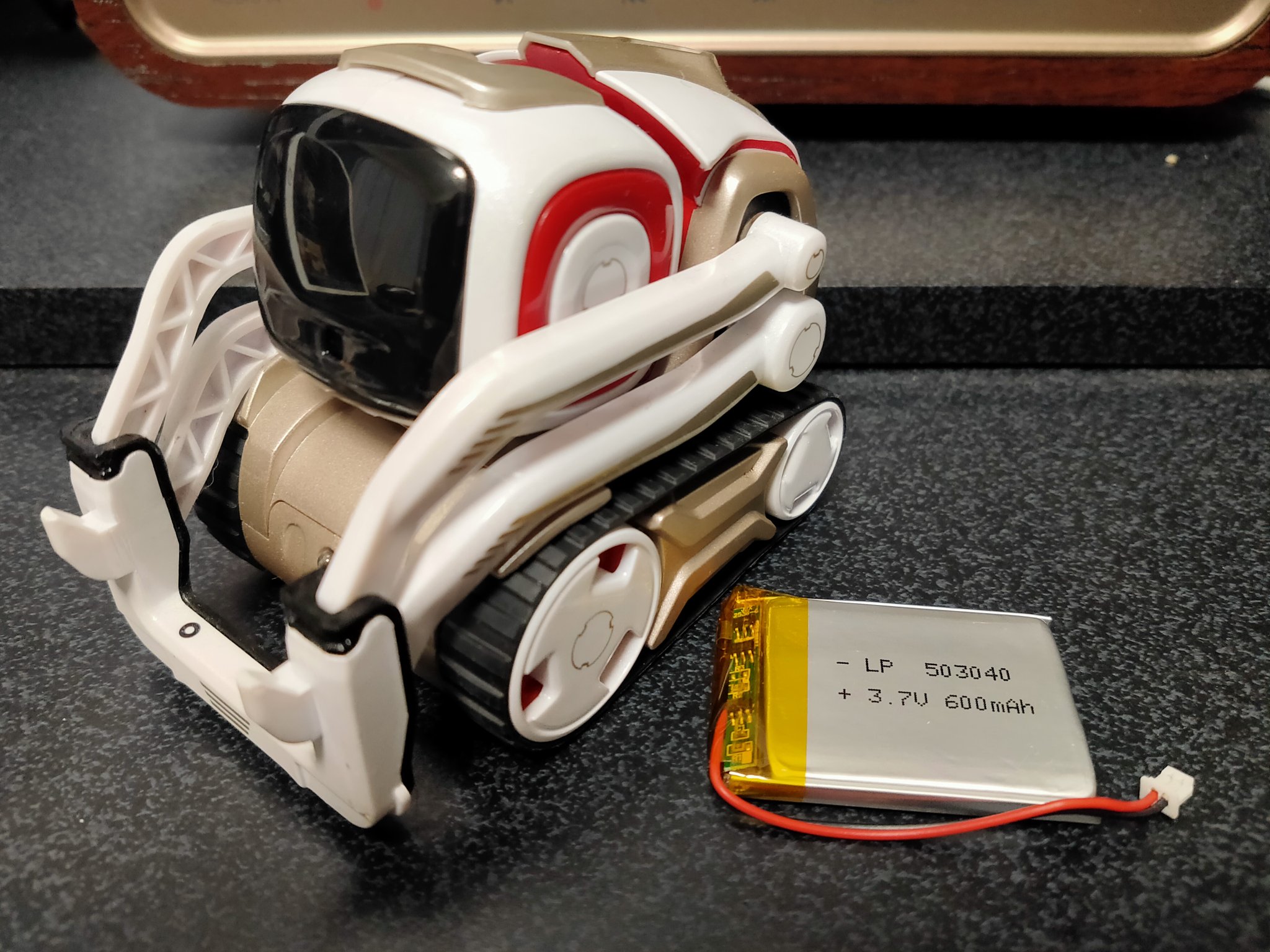 コズモ ロボット ホワイト 充電ドック付き(電池 交換されてます) コズモ ロボット ホワイト 充電ドック付き(電池 交換されてます