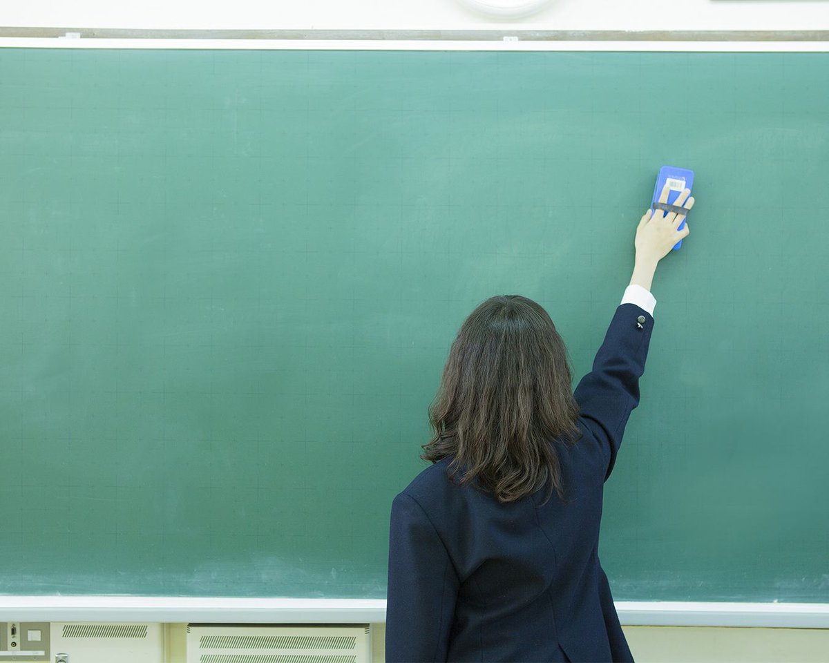 Keshoume's tweet photo. Why Do Kids Clean Schools in Japan?

Have you ever thought, "Why is Japan so clean?". There are many reasons but one of the reasons is because children learn to clean in school. Why? What are the benefits?  https://t.co/4nynDTVPGj #Japanese #culture #Buddhism https://t.co/k2ENwTcWe3
