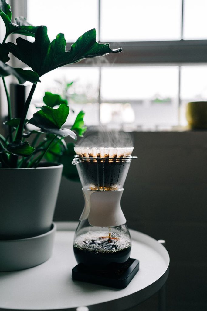 MaiMuay's tweet photo. 𝒈𝒐𝒐𝒅 𝒅𝒂𝒚𝒔 𝒔𝒕𝒂𝒓𝒕 𝒘𝒊𝒕𝒉 𝒄𝒐𝒇𝒇𝒆𝒆 𝒂𝒏𝒅 𝒚𝒐𝒖.
brew&drip coffee | #บริวดริปบม
☕️ #Bmark #Bmarkfic #บีมาร์ค
🤎 #tillyou_bmbcafe #ฟิคมงมง @Heart_trembling
☕️https://t.co/oLH35NPQeu https://t.co/rO813unDiq