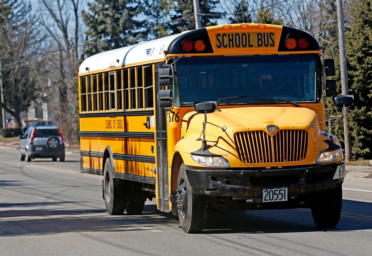 matthewbbell89's tweet photo. Shout out to Diane Moore and all of our bus drivers and monitors for getting our students safely to school this morning https://t.co/vj9kJJ37hu