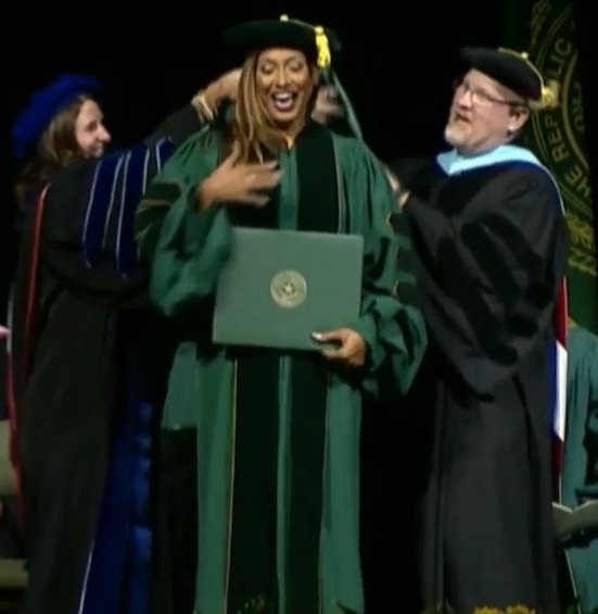 NikaHarrell's tweet photo. When you want to use research based practices to effectively implement Learning and Organizational Change in schools... you attend @BaylorEDDonline and receive the highest awarded degree in Education. Presenting Dr. U'Nika Harrell. #SicEm '21 @Baylor https://t.co/aNysNMVeZz