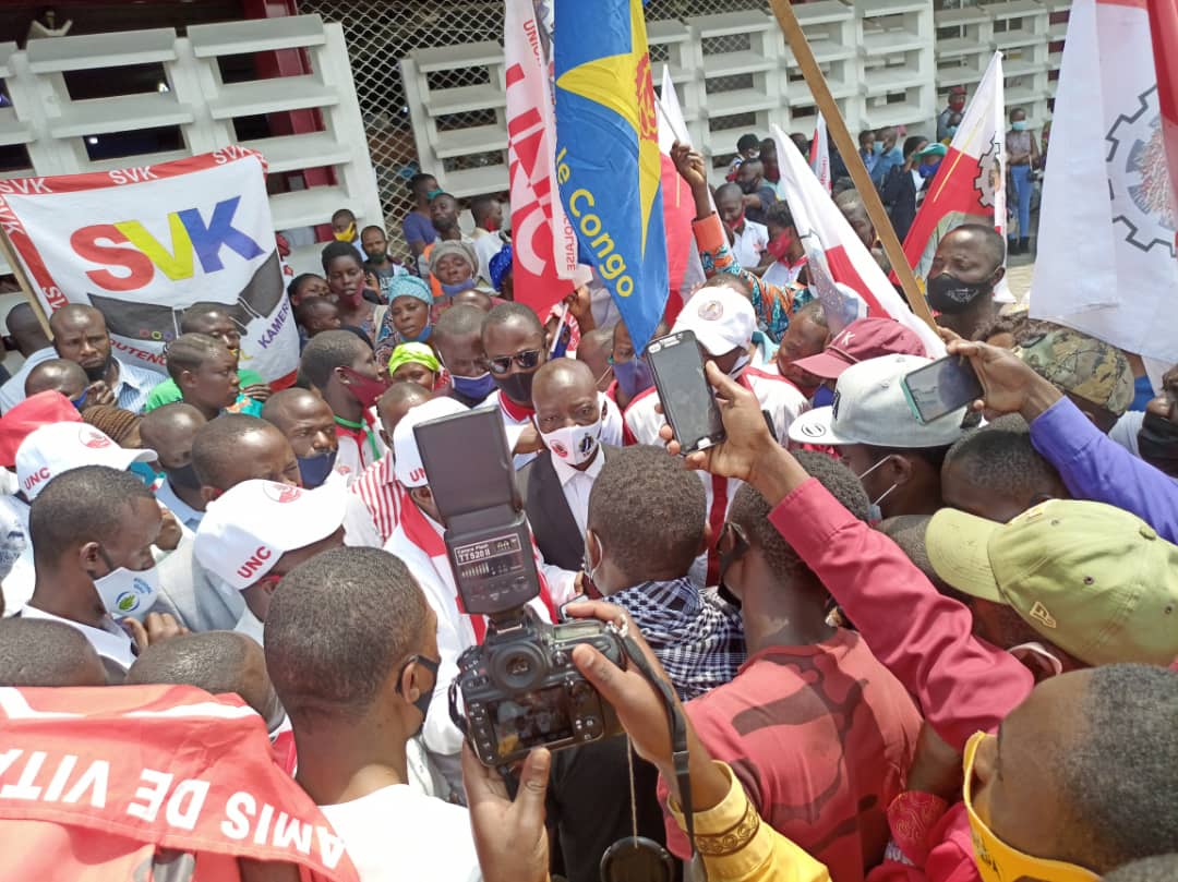 RemyBongungu's tweet photo. #uncrdc d @VitalKamerhe1. Le coordonnateur d la Zone Nord Est près le SGA @Djimmy Peruzi vient d’atterrir à Goma à la tête d’une délégation dns le cadre de la redynamisation où une foule s’est déplacée pour lui réserver un accueil digne d son rang @BillyKambale1 @GustaveBindimo1 https://t.co/489ohtGxQM