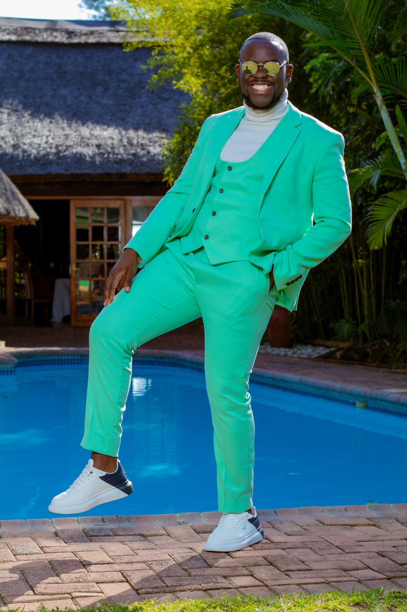 DeronFavour's tweet image. 🌻Happy Tuesday 🌻Fellow 🌻South Africans🌻