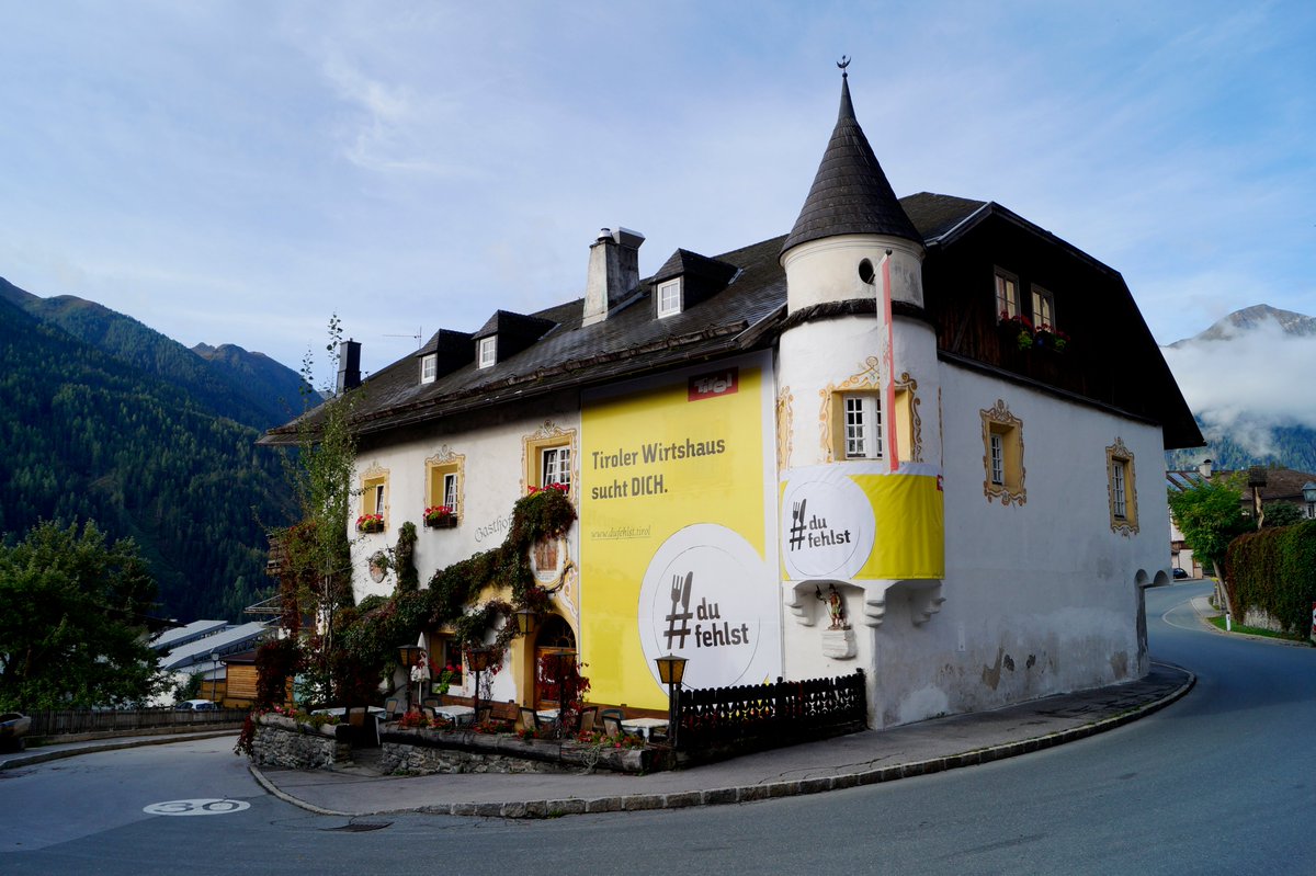 Standortagentur Tirol (@standorttirol) on Twitter photo Mit der Initiative #dufehlst helfen wir, Nachfolger*innen für Tiroler Wirtshäuser zu finden und unterstützen angehende Wirt*innen bei den ersten Schritten. Alle Infos und Anmeldung für ein unverbindliches Erstgespräch unter dufehlst.tirol Mit der Initiative #dufehlst helfen wir, Nachfolger*innen für Tiroler Wirtshäuser zu finden und unterstützen angehende Wirt*innen bei den ersten Schritten. Alle Infos und Anmeldung für ein unverbindliches Erstgespräch unter dufehlst.tirol