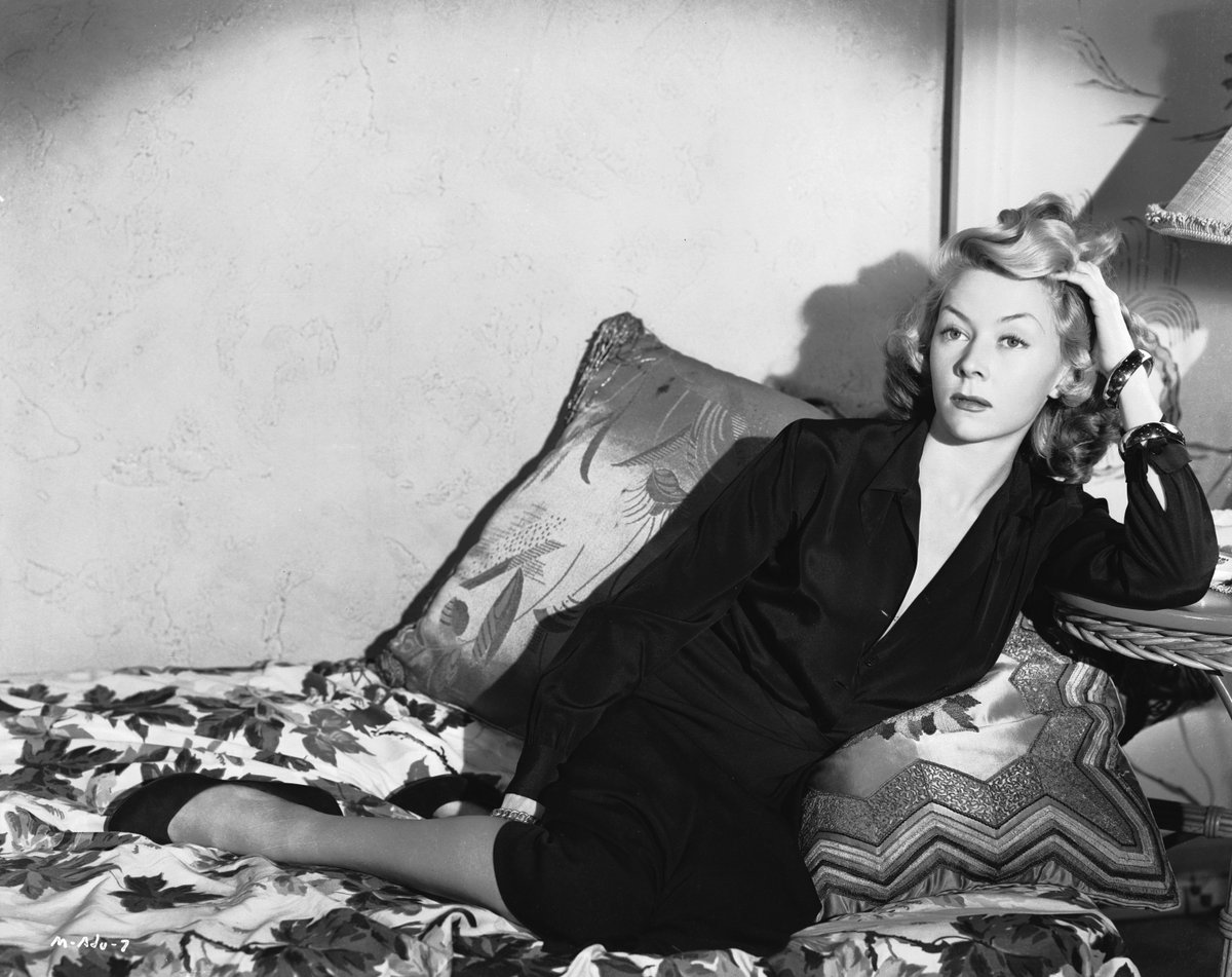 NoirAlley's tweet image. The spotlight turns on Gloria Grahame today featuring some of her best noirs:

THE GOOD DIE YOUNG at 2:15pm ET
ODDS AGAINST TOMORROW at 4pm ET
HUMAN DESIRE at 6pm ET
THE BIG HEAT at 8pm ET
IN A LONELY PLACE at 10pm ET
CROSSFIRE at 12am ET
THE BAD AND THE BEAUTIFUL at 1:45am ET