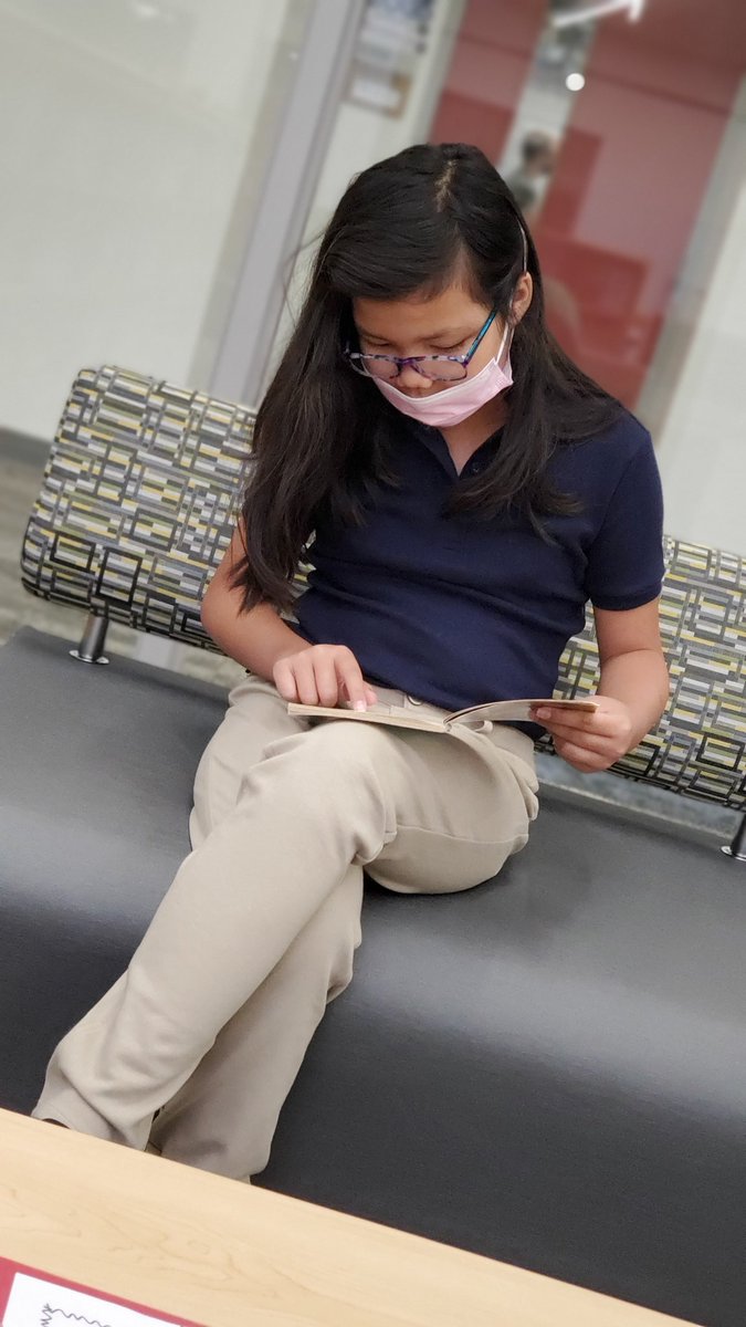 MsJessicaBCE's tweet photo. Literacy push in with 5th grader Sophia L. I love reading, but I love when kids share their love of reading with me! 📖 @Buffalo_Creek1 @SBISD #SBISDProud #LevelUp #BCE25 #SBISD75 https://t.co/v69GZbXIXQ