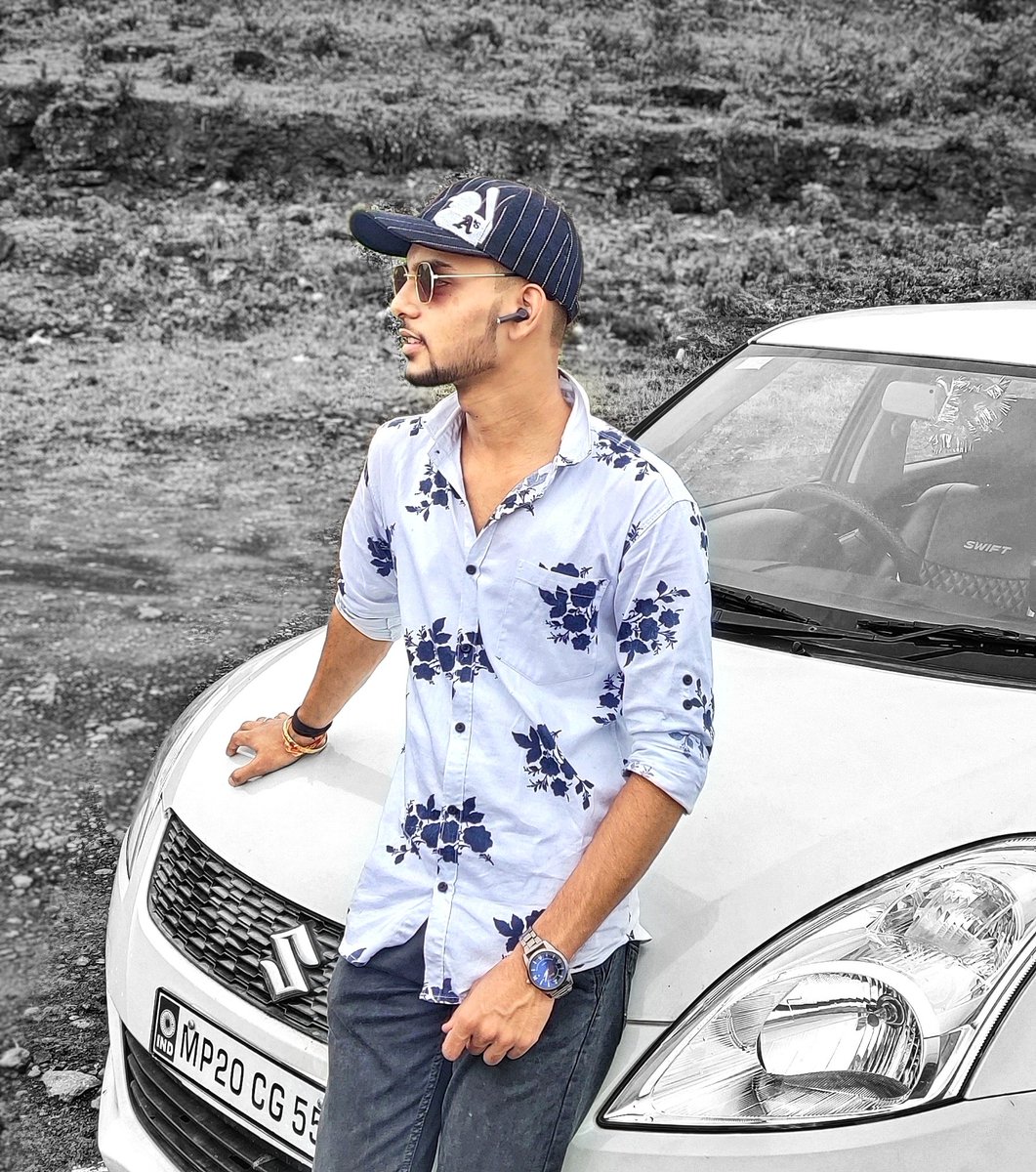 siddharth_455's tweet photo. तुम ही तुम हो तो क्या तुम हो,
हम ही हम है, तो क्या हम है।।। https://t.co/a6spsJ1rBx