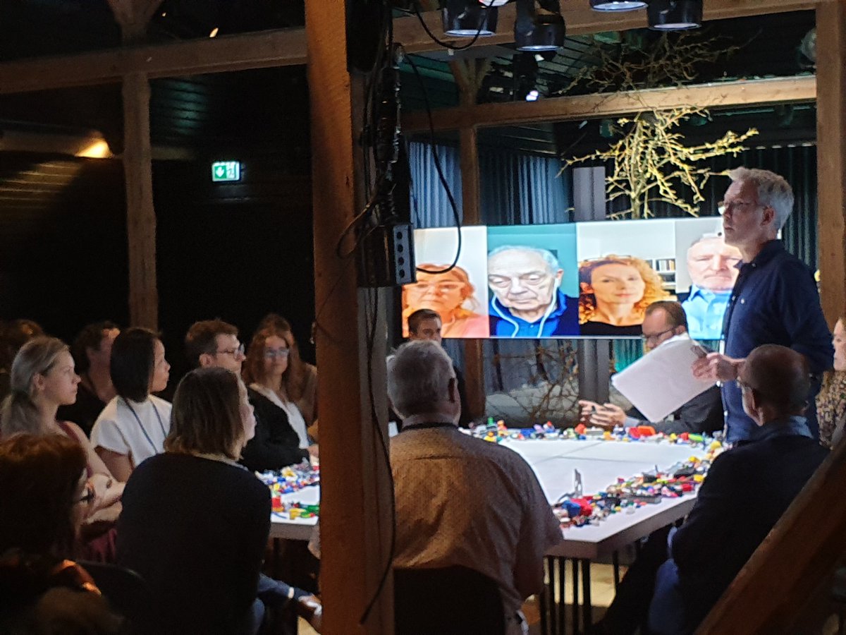 Creative Tastebuds (@creatastebuds) on Twitter photo Summing up. Virtual and present audience. Presenters and moderators, being here and on the screen. Led by our convener <a href="/paultylerdk/">Handling Ideas</a> Summing up. Virtual and present audience. Presenters and moderators, being here and on the screen. Led by our convener <a href="/paultylerdk/">Handling Ideas</a>