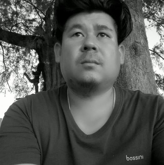 Haruonchill's tweet photo. Ko Kyaw Swar Win, 37, was unwarrantedly ABDUCTED at gunpoint by plain-clothed Junta Terrorists in #KyatSarPyin Ward, #Dawei Tsp at 5:30pm on Aug17 with no reasons given after his house was raided. He’s reportedly detained at Police Station. 
#WhatsHappeningInMyanmar 
#Aug17Coup https://t.co/KBULh1ejSH