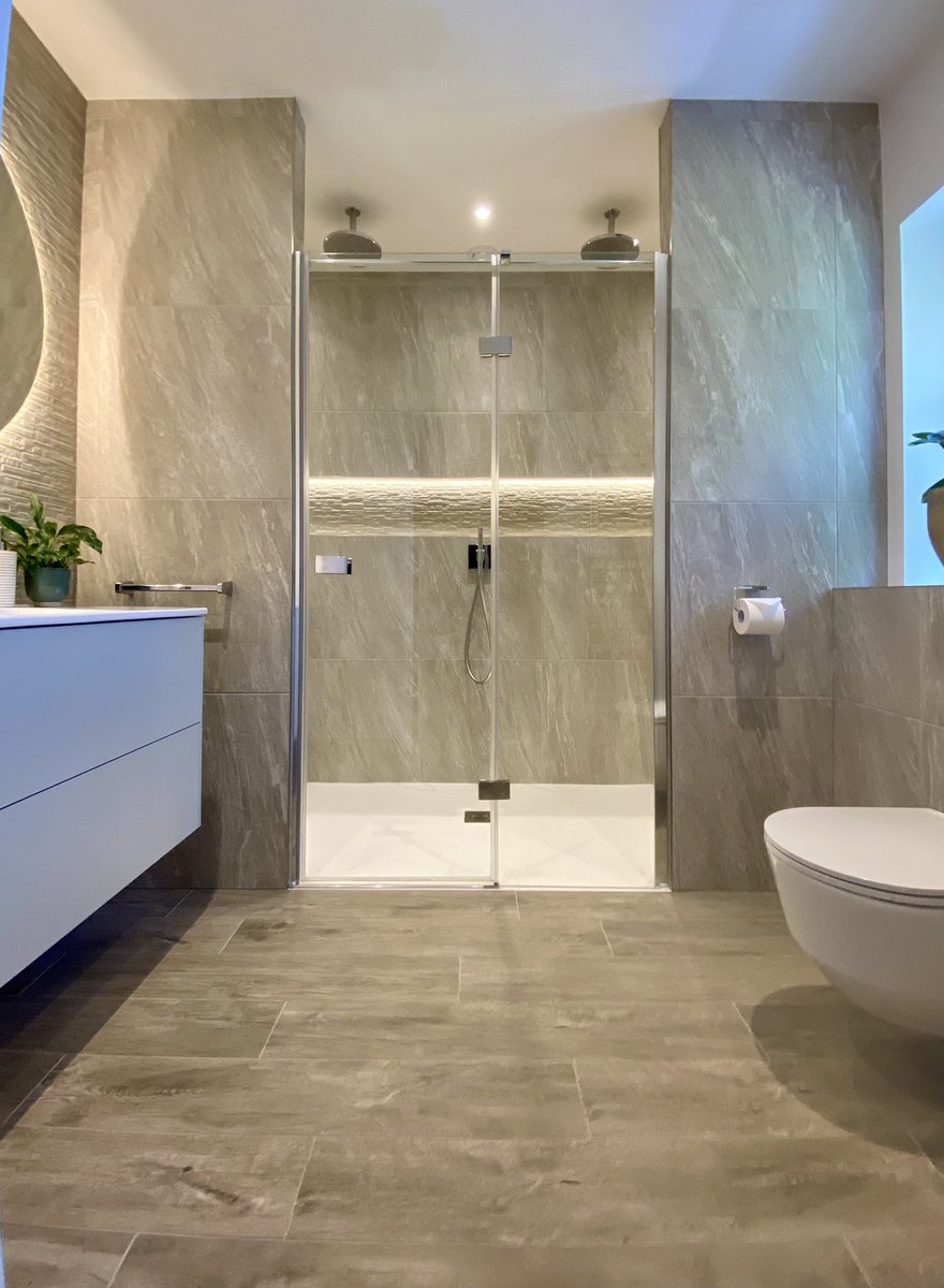 TheTapEndDesign's tweet photo. Double shower love 💕
Double shower heads, linear alcove for bottles, illumination for ambience and double seats hidden behind the stud walls… is there anything else a shower could need?!
#ShowerGoals #ShowerEnvy #DoubleShower https://t.co/X91Y69wohP