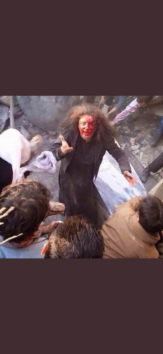 Malum kesimler tarafından bu üniversite mezunu afgan kadın taşlanıp binadan aşağı atılıp üzerinden arabayla geçildikten sonra yakıldı. Bu da yetmedi yakılmış bedeni sokakta sürüklendi, Sadece bir iftira ile veya gerçek ne fark eder. Herkes iyi baksın tercihleriniz kaderinizdir.