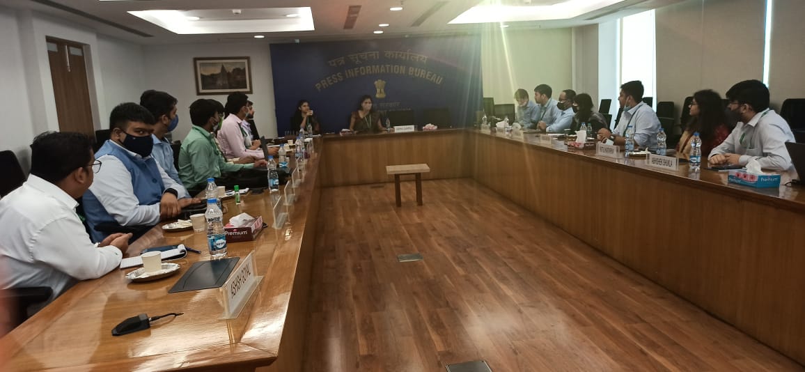 iis_now's tweet image. In our interactions with officers of @PIB_India today, we got to learn the nuances of handling the social media accounts of various government organizations. We were also familiarized with the role of Coordination Unit and #PIB accreditation.
#IISTraining