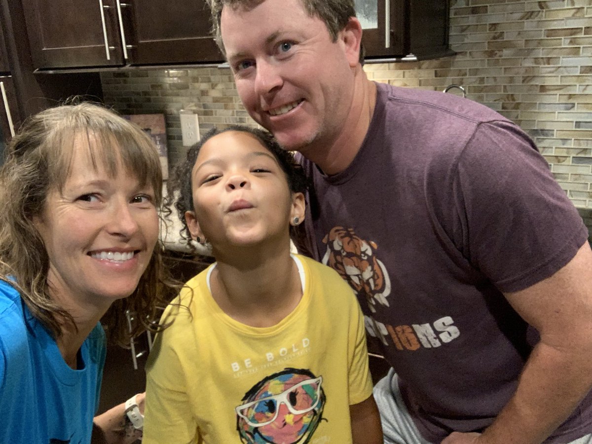 She’s in the third grade!! How??? We are ready for you <a href="/Midway_Mustangs/">Midway Elementary</a>! #mesheart #besties <a href="/HookedonMath/">Amy Hooker</a> #lex1day1