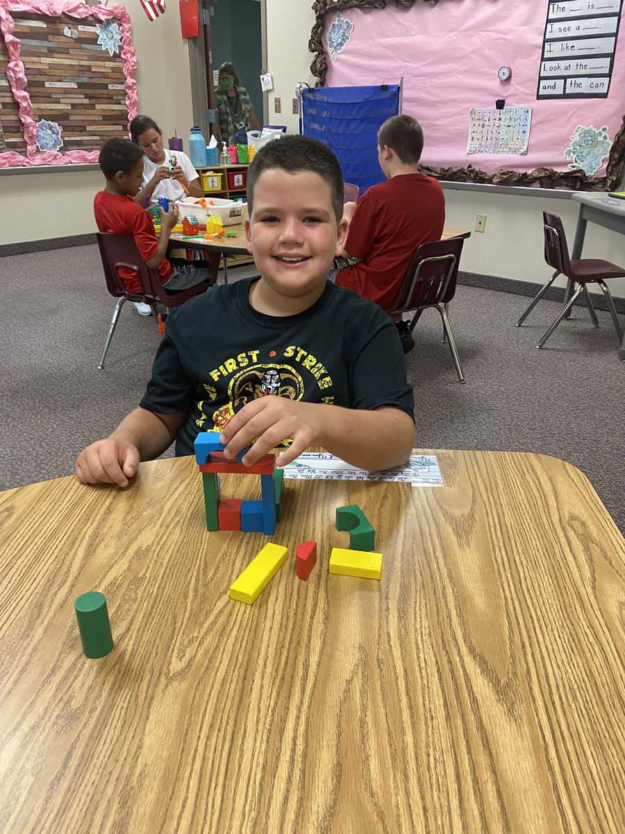 mshamiltonGISD's tweet photo. #dayonefun #BackToSchool #MambrinoSTEAM https://t.co/QZiD2Ax8cS