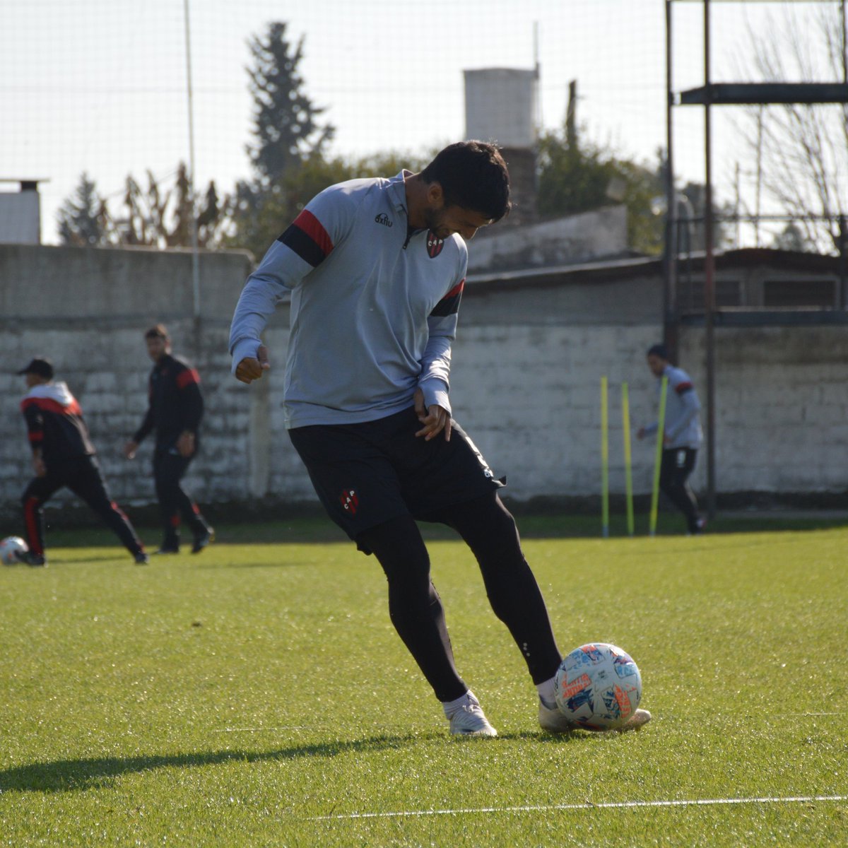 ClubPatronatoOf's tweet photo. 🔥 Tremenda esa zurda, @leamarin22 

#VamosPatrón 🔴⚫💪🏾 https://t.co/dRtGsO8Qeo