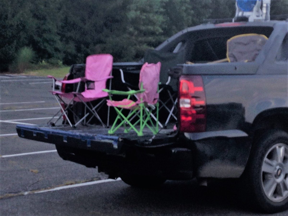 FriendsGoodnow's tweet image. 🤩😍😄📚🍦 Thanks for coming to The Friends Flicks-In-Cars Under the Stars. We are so grateful for the generous support from The Frank and Stella Ricciardi Charitable Trust, supporters of the Friends of the Goodnow Library &amp;amp; StAnselm ChurchSudbury to make this event possible.