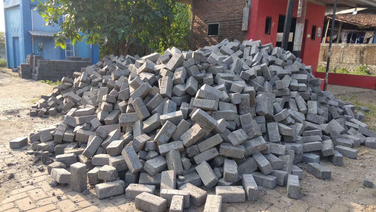 plntanjungjatib's tweet photo. Distribusi bantuan produk batako dan paving block kepada kelompok SHABANA (Sahabat Tanggap Bencana) untuk pembuatan posko bencana
#CSRPLNTJB https://t.co/vuTBntgWPt