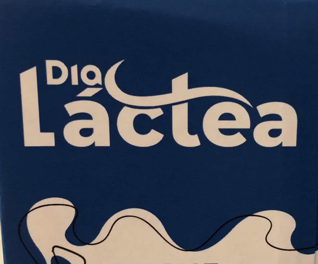 lopezcasas's tweet photo. La poesía low cost que hay detrás de que la leche de @DIA_Esp se llama “Día Láctea” https://t.co/2vGfN9i7VA