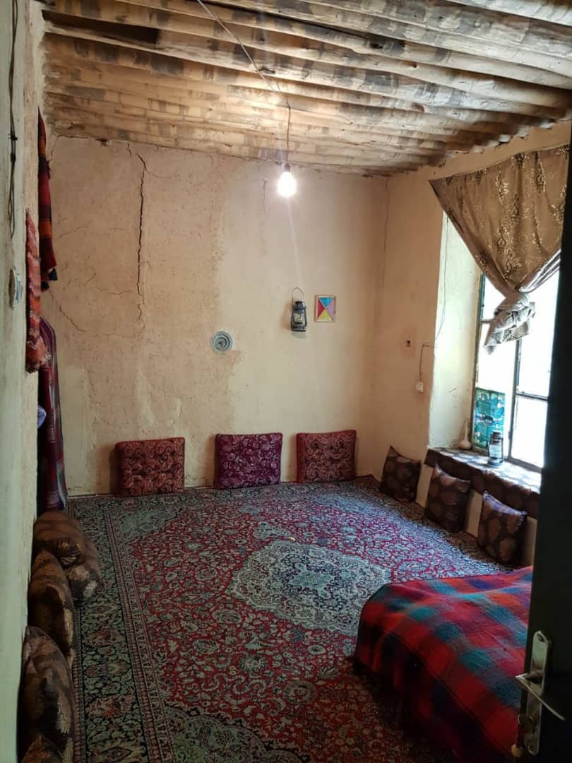 TriptoPersia's tweet photo. A village house in Kahkaran village, Iran.
Thick clay walls help to keep the house cold in summer and moderate in winter💜🗺
#triptopersia #travel #kahkaranvillage #nomadlife #Iran #travelblogger https://t.co/P4vNoeX1YR