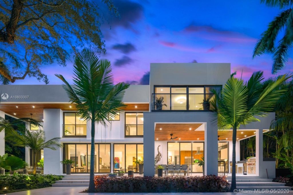 DishaVarma9's tweet photo. Whatever the case, buying a home on one income may feel daunting and intimidating to some. But with a touch of financial planning, owning a home with one income is incredibly much a chance, whether or not you’re buying your first home.
#consumersfirsttitle
https://t.co/a35w0FbM6N https://t.co/sxDCutE21L