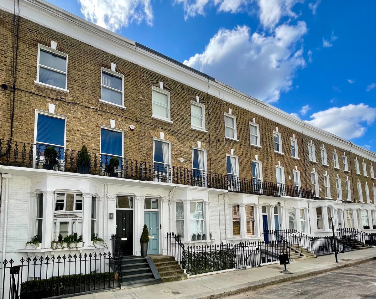 roseandptnrs's tweet photo. Very happy to have just sold this fabulous house in Redesdale Street #SW3 - satisfying not one, but two of our clients in the process, with one buying from another!
Great house, great location and great deal to start the summerβ¦
#londonproperty #luxuryhomes #Chelseaproperty https://t.co/HI3oJSaJsr