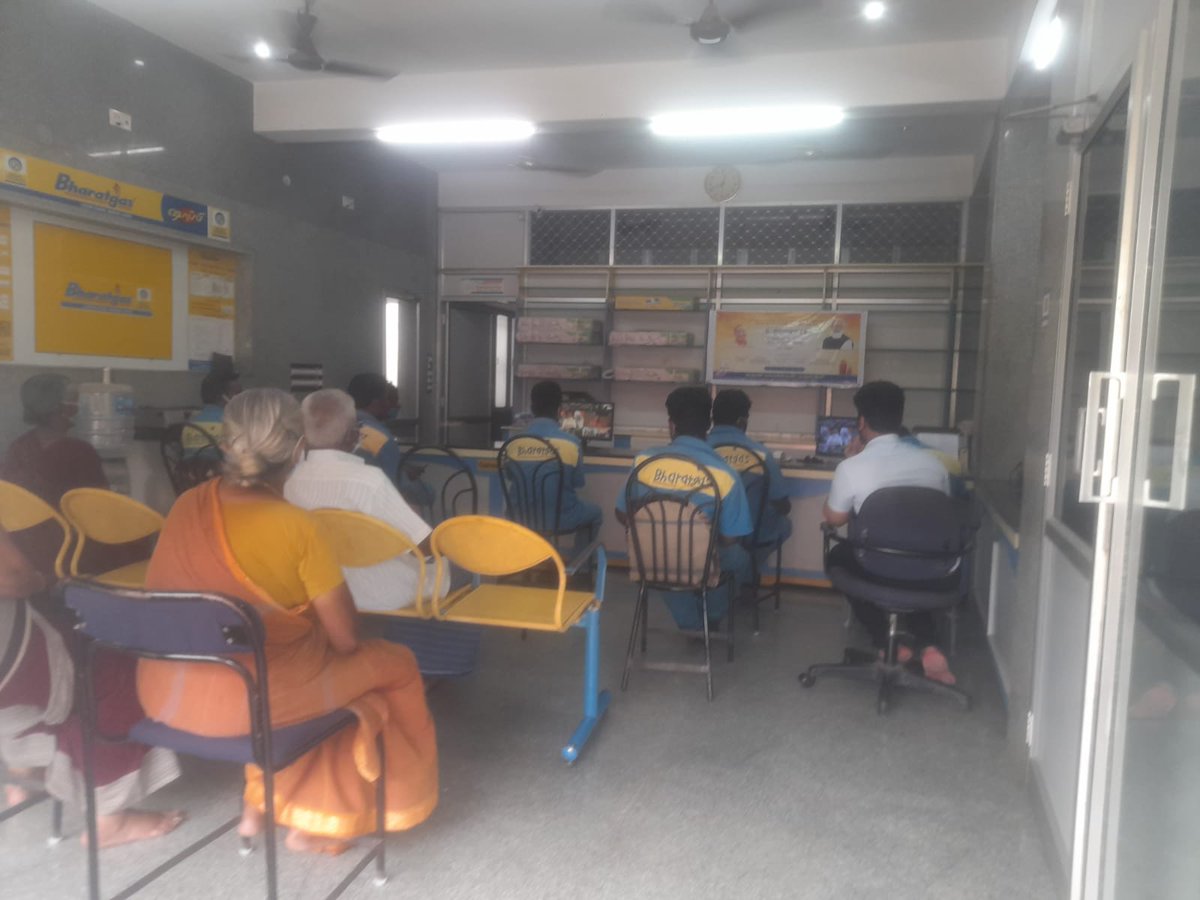 Bharatgas_Tuticorin (@bpcltuticorin) on Twitter photo #OneCroreMore Live Telecast PMUY 2.0 launch today at various distributorships of Tuticorin Territory For release of additional 1.0 Crore free gas connections across India
#PMUjjwala2 
<a href="/BPCLLPG/">Bharat Petroleum LPG</a> <a href="/BPCLimited/">Bharat Petroleum</a> <a href="/s_dhanapal/">S.Dhanapal_BPCL</a> <a href="/Santosh72087448/">Santosh Kumar</a> <a href="/BPCLSRLPG/">Bharatgas_south</a> <a href="/bharatgastnp/">BPCL Rasayani LPG</a> #OneCroreMore Live Telecast PMUY 2.0 launch today at various distributorships of Tuticorin Territory For release of additional 1.0 Crore free gas connections across India
#PMUjjwala2 
<a href="/BPCLLPG/">Bharat Petroleum LPG</a> <a href="/BPCLimited/">Bharat Petroleum</a> <a href="/s_dhanapal/">S.Dhanapal_BPCL</a> <a href="/Santosh72087448/">Santosh Kumar</a> <a href="/BPCLSRLPG/">Bharatgas_south</a> <a href="/bharatgastnp/">BPCL Rasayani LPG</a>
