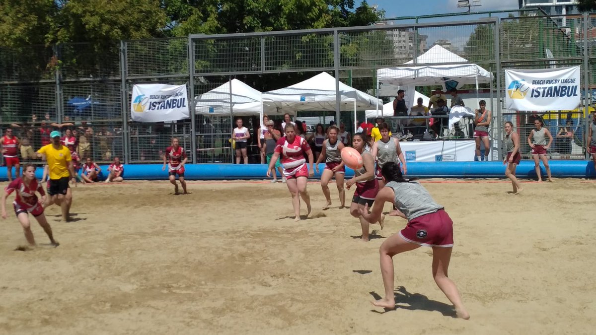 AnkaraFrigler's tweet photo. Kadınlarımız ise namağlup bitirdiği grup aşamasından sonra YF'de @RedStarRL ekibini altın try ile 3-2 mağlup etti. Finalde @KadkyBullsRugb1 ile kıran kırana geçen mücadelenin ardından 4-3 yenildiğimiz maçın sonucunda gümüş madalya, Ankara Frigler'in oldu. https://t.co/3mA0iUEnkL