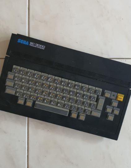 BrentFryer's tweet photo. My first computer... the @SEGA  SC-3000. First sold in 1983... I plugged this in to an old black and white tv. Pretty cool design and 8-bit... #goodtimes #RetroGaming #OLD #ancient https://t.co/7a8nQS1YCy