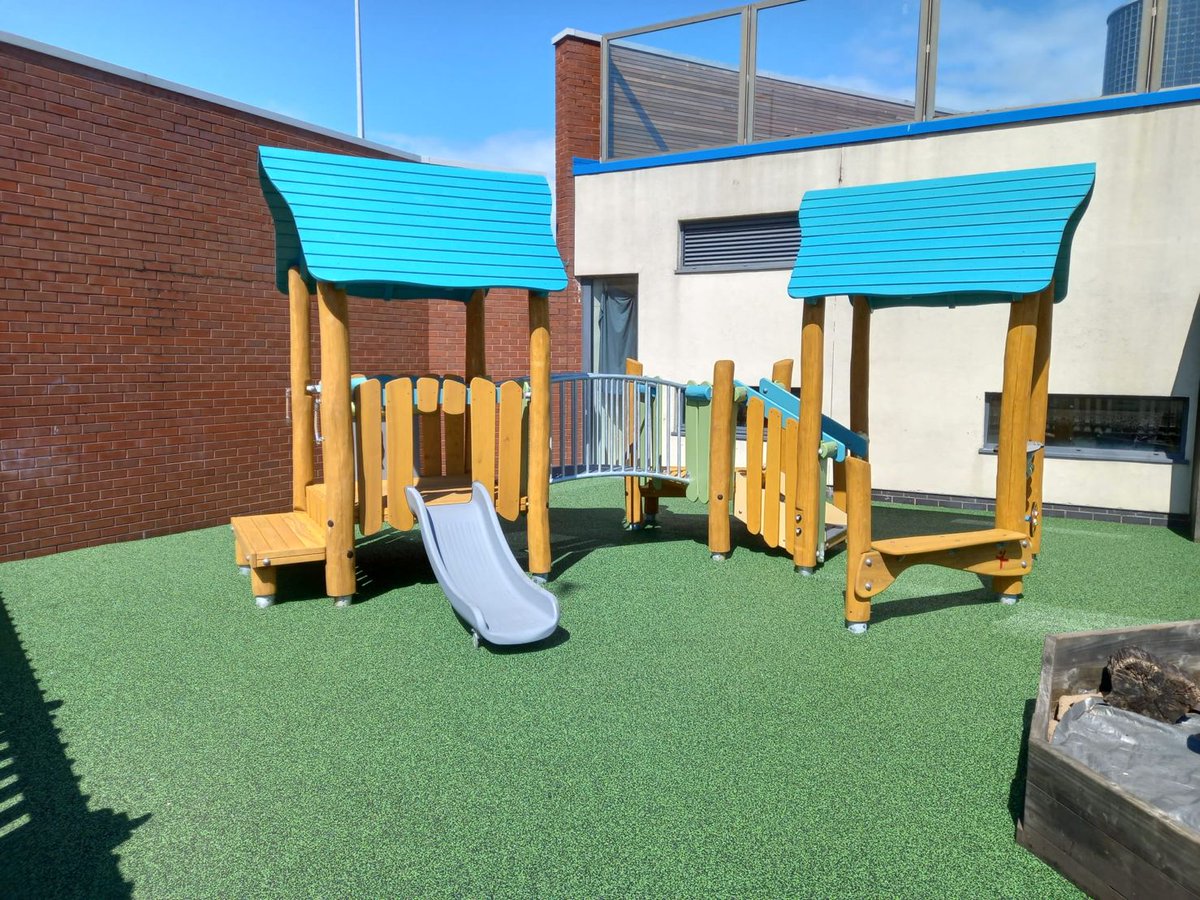 KompanMike's tweet photo. Another fantastic KOMPAN Robinia installation at a school in Blackpool. Carefully selected Robinia multi unit, springer and play hut, fencing and surfacing. Making the most out of a small space. #letsplay #schools #sen #education https://t.co/V8AB1IdydH